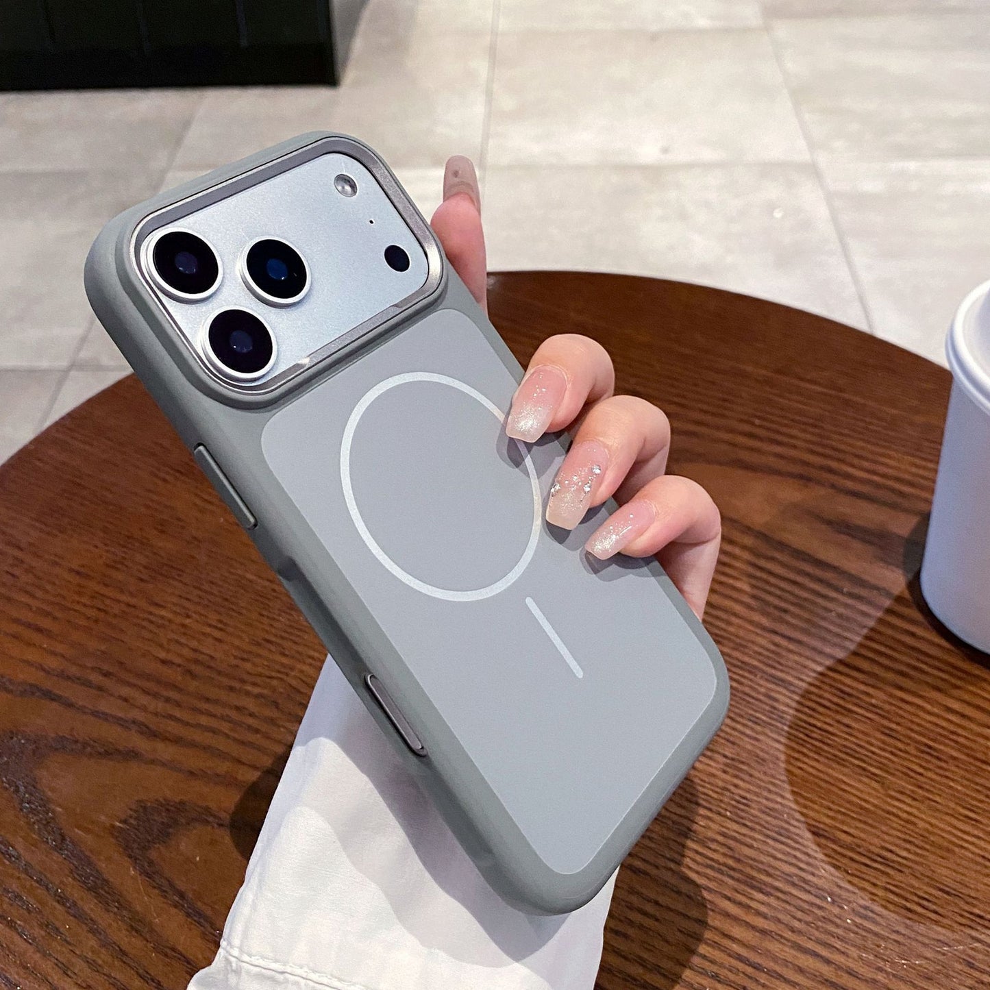 New Matte Skin-Feel Silicone Anti-Fall Phone Case for iPhone 17 Pro Max