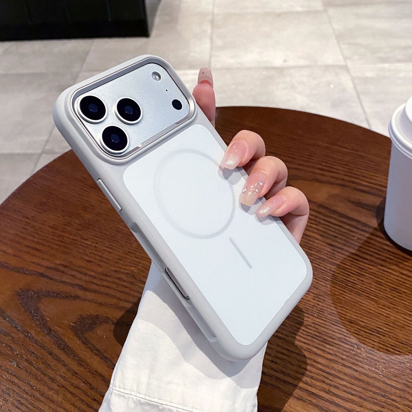 New Matte Skin-Feel Silicone Anti-Fall Phone Case for iPhone 17 Pro Max